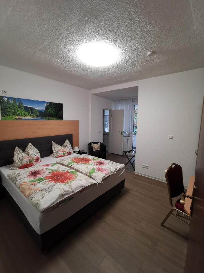 Hotel Pension Wiesenau Salzhausen エクステリア 写真