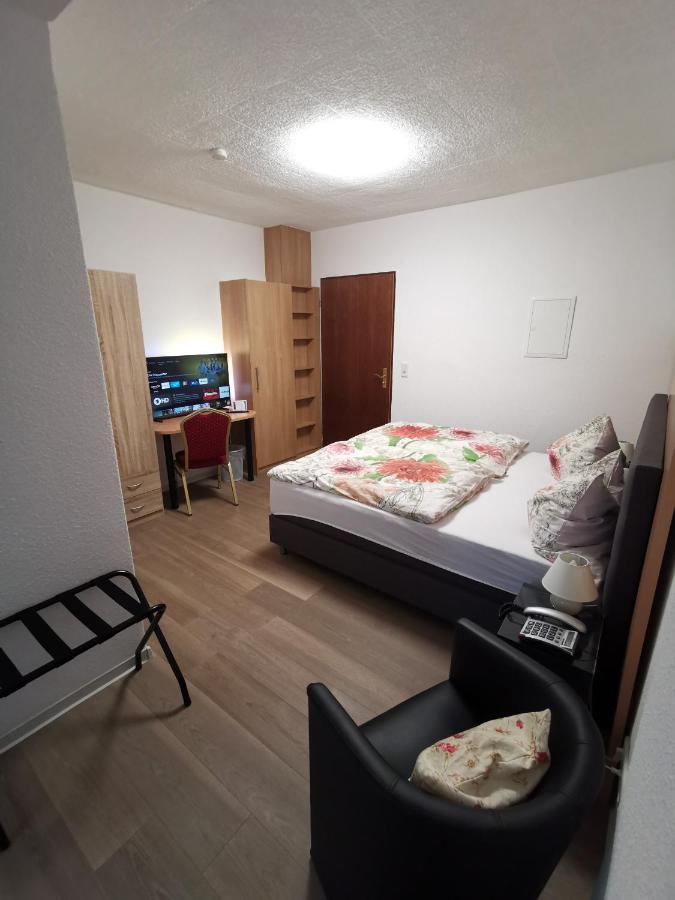 Hotel Pension Wiesenau Salzhausen エクステリア 写真