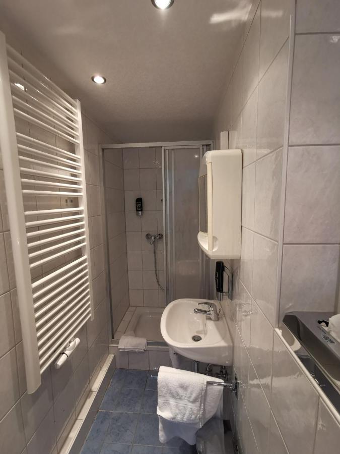 Hotel Pension Wiesenau Salzhausen エクステリア 写真