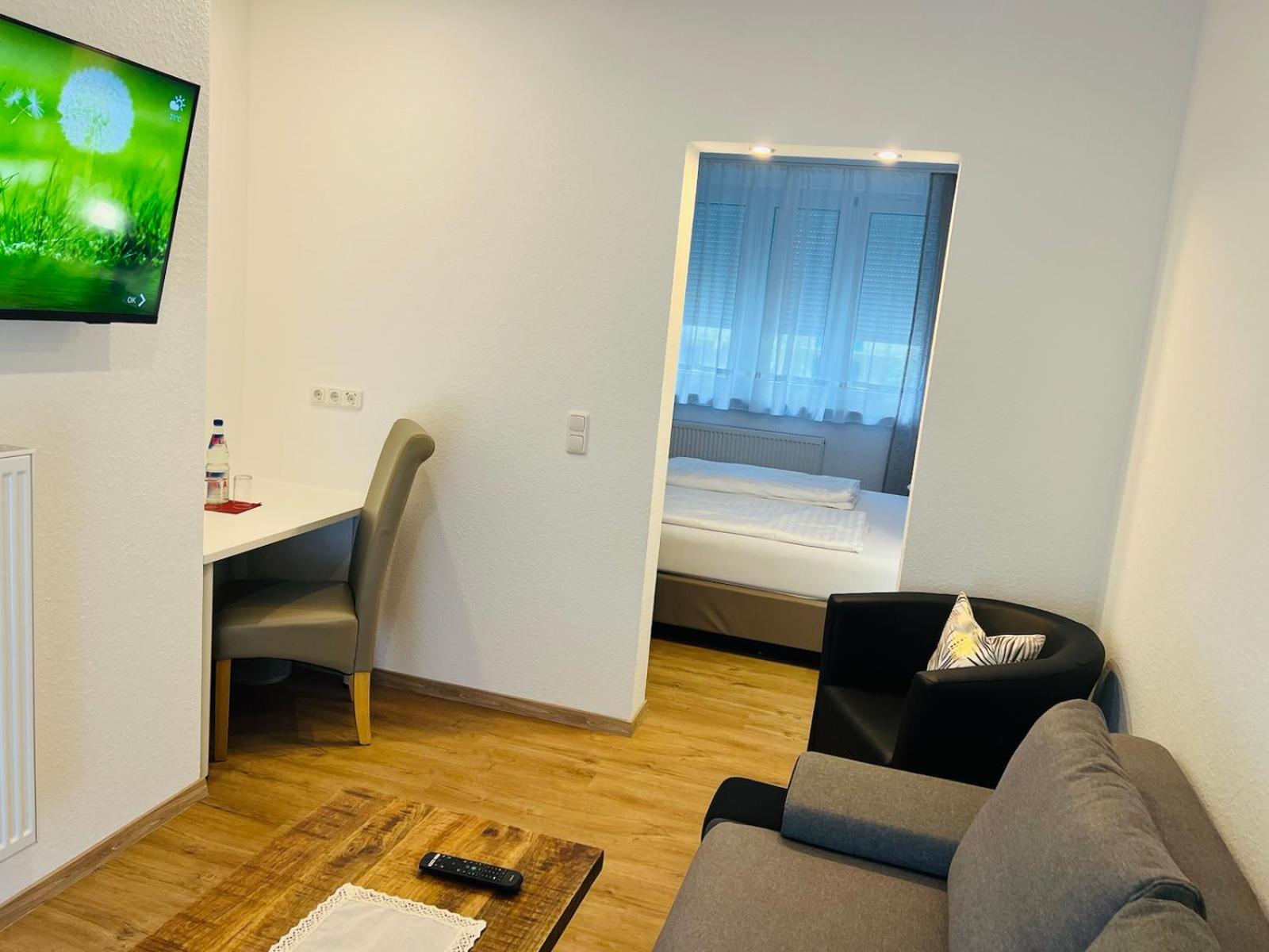 Hotel Pension Wiesenau Salzhausen エクステリア 写真