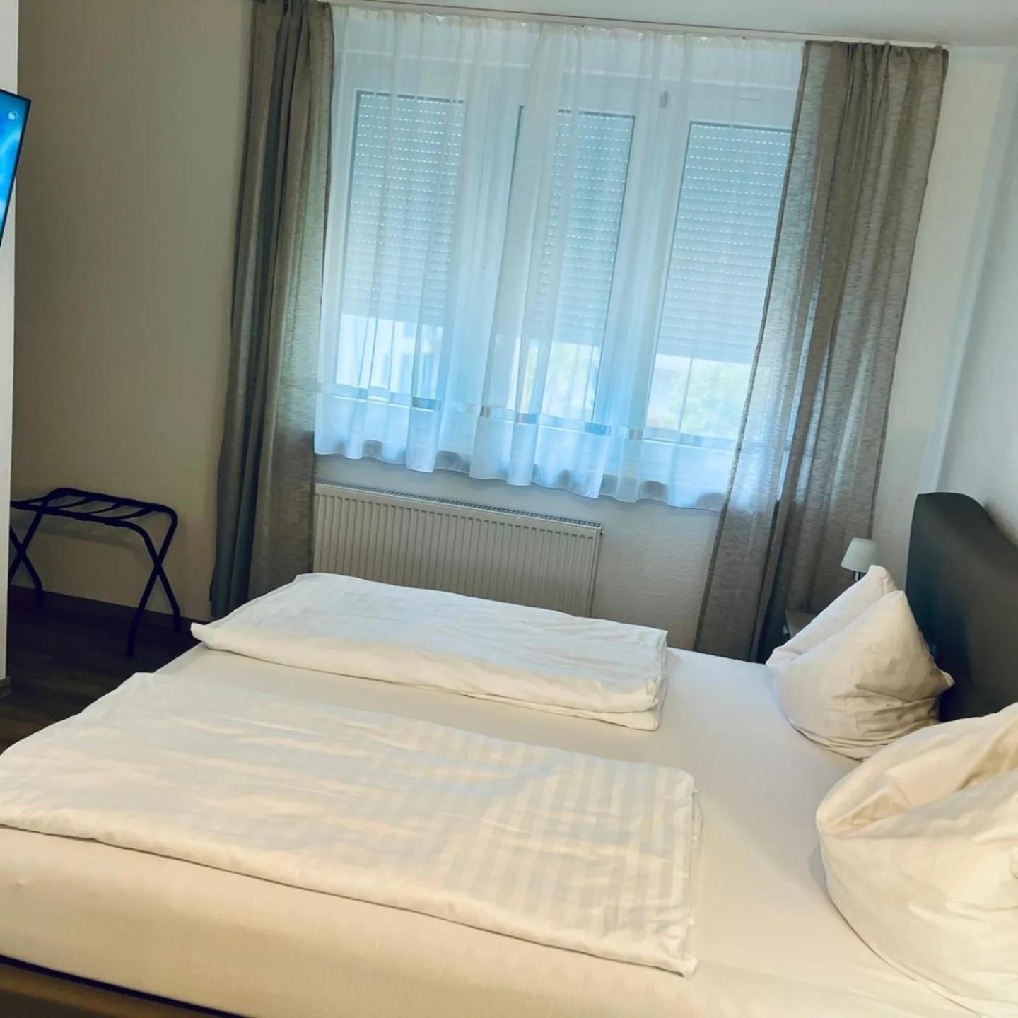 Hotel Pension Wiesenau Salzhausen エクステリア 写真