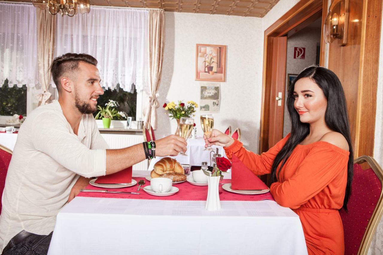 Hotel Pension Wiesenau Salzhausen エクステリア 写真